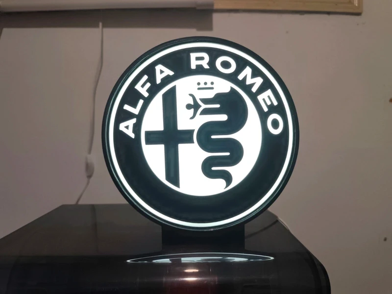 Alfa Romeo preto e branco — imagem 10
